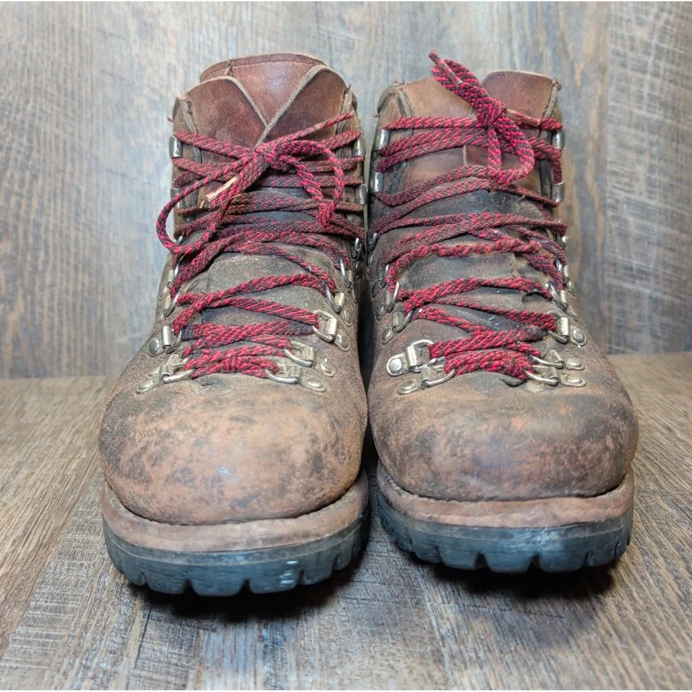 Vasque Vintage Mens 9.5 D Brown Leather Lace Up Mountain Hiking Boots Vibram USA